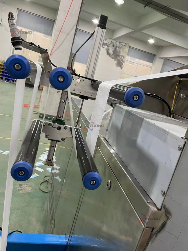 Flow Wrap Wet Tissue Packing Machine
